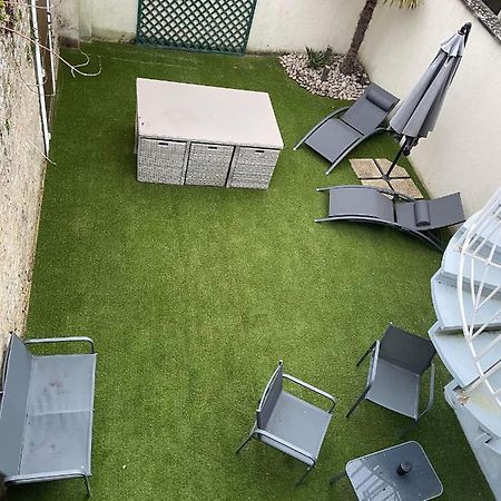 Anselme, F2 Duplex Avec Cour Commune Et Proche De La Mer ,2 Ver-sur-Mer Buitenkant foto