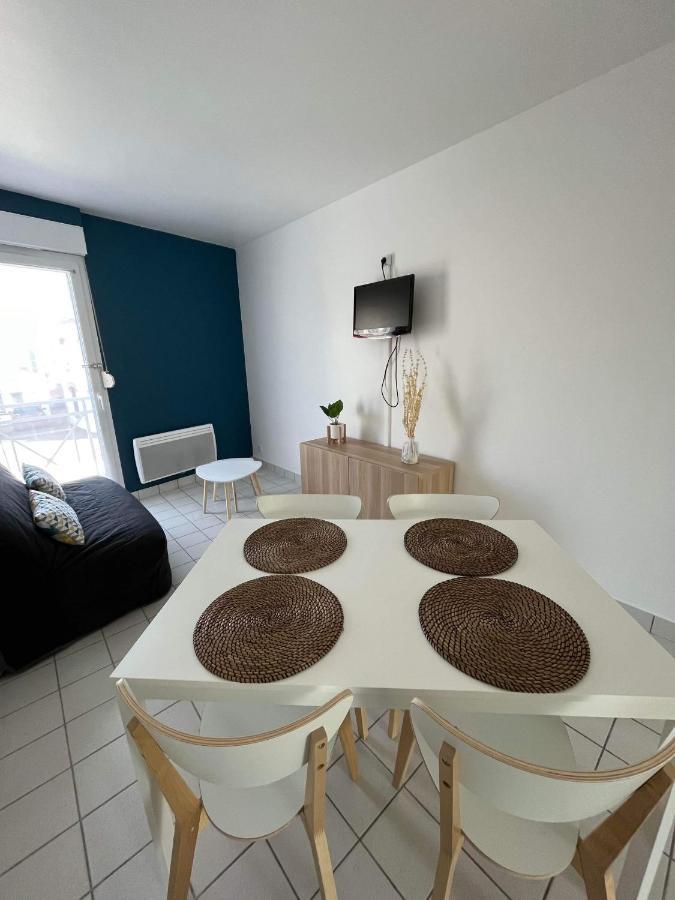 Anselme, F2 Duplex Avec Cour Commune Et Proche De La Mer ,2 Ver-sur-Mer Buitenkant foto